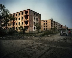 а  сколько  еще   -заброшенных и  разворованных  военных  городков, "гордо" именуемых теперь городами  призраками . 
Чаган.Семипалатинск-4