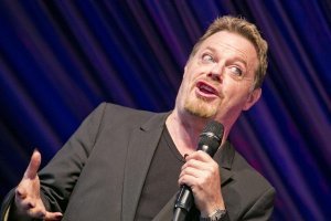 "Твоя мама такая жирная, что на моей Камри положила стрелку!"