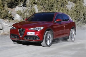 Ну начнем с того что паркетник от Alfa Romeo уже есть и я его уже видел на дороге. Это Alfa Romeo Stelvio, фото ниже прилагается. Далее, Rolls-Royce свой внедорожник под названием Cullinan уже активно тестирует и он выйдет в 2019-м на платформе нового BMW X7, опять же иллюстрация ниже. Рассуждаем логически, если Lamborghini выпустили свой Urus, то однозначно будет ответ от Ferrari.