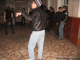 ВОТ В ЧЁМ ГЛАВНАЯ БЕДА!
едем, едем, мы на дискотеку, со своею фонотекой!