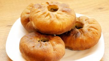 Ну да конечно, дожили... на фишках пирожок с мясом за беляш выдают. Ты бы ещё жаренные пельмени выложил. Поучи татар беляши делать, умник!!!
