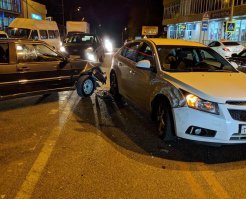 Вот эта. Кстати попробовал. Реально меня пострадавшим признали! Даешь дерби на дорогах!