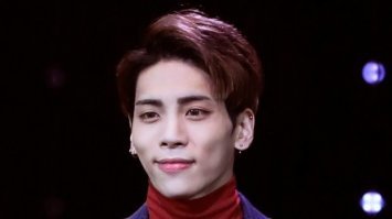 Ага, и фотку разместили сразу под заголовком, чтобы все подумали, что не перепутали.