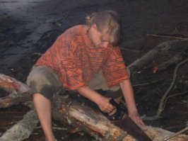 О! Есть у меня одно старое фото (не постановочное)  со времен туристических походов:-)