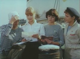 Очень нравится этот фильм:
Там много Одессы, да и романтика советская :-)