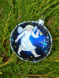 Ведь и делаю)))) Иначе куда мне их столько. Уже всех друзей "осчастливила"