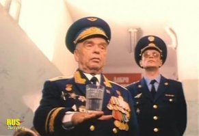 эх!..уходит эпоха...
вырос на его произведениях...как-то поглубже и добрее они были в сравнении "теперешних" "тынц-тынц"...имхо.
веселый и самоироничный был человек..одно только его секундное появление в ДМБ (1)..эх!..старичок-боровичок...был..жаль..

".. Внучки, пуля дура, штык молодец! 
Не рви, дед, глотку, угости лучше. 
А как же! Только здесь бабка не достанет, не унизит гвардейца. 
Молчать! У меня ваш маршал под Кёнигсбергом сортиры чистил, когда я тараном эсминец брал за чекушку! 
Даёшь Беломорканал! За родину! За победу! Хлебай, унучки, ханку!.."