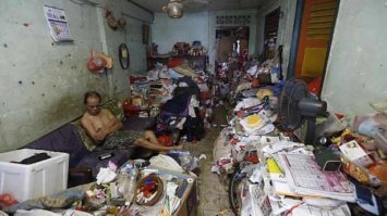 Могу себе представить, как они засрали его за столько лет. Что то вроде такого