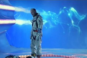 Ещё в далёком 1989 году вышел фильм "Бездна", в котором был скафандр с подобной жидкостью для дыхания на больших глубинах.