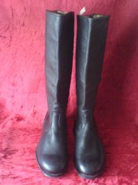 Если б не этот сапог солдата, тебя бы еб@ли вояки  НАТО!