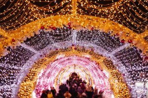 А где именн красотень с этого фото? Вроде все обошел а вот этого не видел( подскажите знающие!