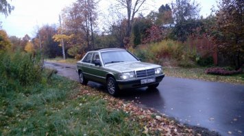 У меня тоже две машины. Мерс 190D 2-х литровый дизель 86-го г.в. пробег 500 т. км. Гоняю на нем по городу. В этом году купил еще Камри V6 для междугородних поездок. В стареньком Мерсе какая то своя простота, незамысловатость и уют, да и расход соляры в 6-7 литров на сотню это из серии когда заехал заправиться и пытаешься вспомнить когда заправлялся в последний раз!