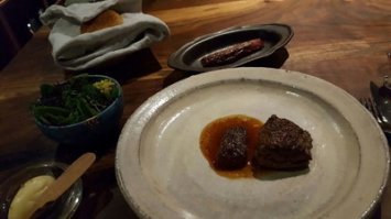 Этот кусок мяса у меня в зубах застрянет.