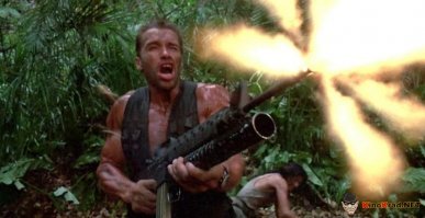 Пищевая пленка в качестве холста для граффити в лесу