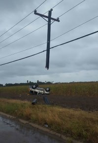 Столб сгорел, а тачку прифотошопили.