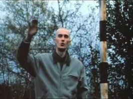 Нарыбачились! Пьяные мужики не могут встать на лед на зимней рыбалке 