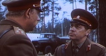 - Зуич, ты с парашютом прыгал? Упустим сегодня десантников   прикажу прыгнуть