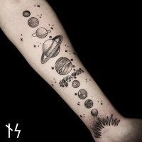 Прикольная и полезная татуха! если с инопланетянами забухаешь , то сможешь им хоть объяснить где живёшь)))