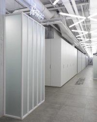 На дорожке для ЧЁТКИХ людей ошибка - и в тупике символизирующем ветвь развития нужно не портрет повесить а ларёк с семками открыть