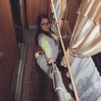 Селфи палка лишняя, нужно к ноге прикручивать было!