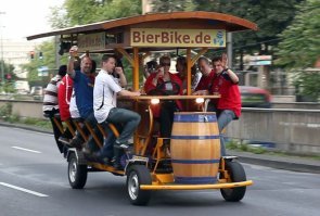 Я вот такой крутил бы, и чтобы пассажирами там были вот такие