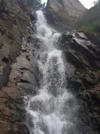 Казахстан. Алматинская область. Водопад в Тургеньском ущелье.