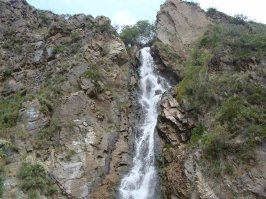 Казахстан. Алматинская область. Водопад в Тургеньском ущелье.