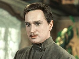 Скажи ему в молодости, что кончит свою жизнь в дурдоме, забитый до смерти психами за кражу у них продуктов...