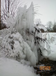 Чё то как то не впечатлило. Вот у меня старые фотки прогулки. Природа сама справилась, и человек для вдохновения ей не нужен. Только гуляй, да любуйся красотищей.
