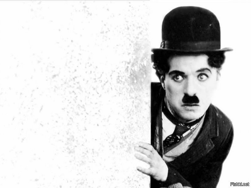 Чаплин, уже будучи всемирно знаменитым актером, поучаствовал в конкурсе на лучшего  Двойника Чарли Чаплина  и проиграл, заняв только третье место.