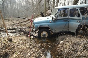 да по х..й на отверстия!!! ты где такие колпаки отрыл на Уазик????