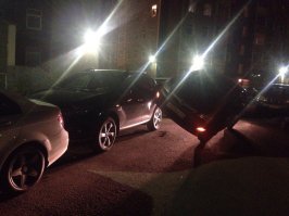 Посмотри нормально припарковался? Никому не мешаю?