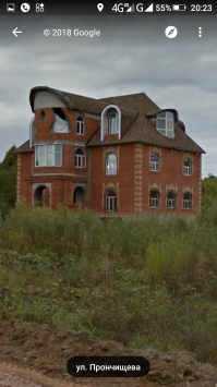 Калуга, гостиница Four point, напротив неё жилой дом. Третье фото чей то недострой, с очень специфической формой окон.