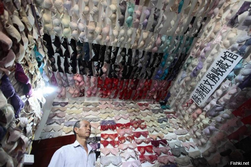 2 фотка, шариковые ручки.
3. За последние 20 лет Чэнь собрал около 5000 бюстгальтеров.
4.  3750 пустых тюбиков от разных производителей.