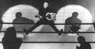 Берегите ваши лица , 1970. Впервые публично исполняется  Охота на волков .