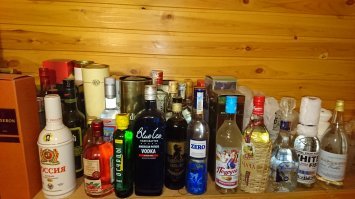 Я собираю крепкие алкогольные напитки России и мира. У меня в коллекции более 550 бутылок невскрытого алкоголя. Кстати, добро пожаловать на мой канал: