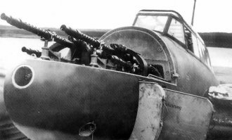 Эти фотопулеметы не только для учебных целей использовались, но и на боевых истребителях. Вот, например, тяжелый двухмоторный Мессер Bf110