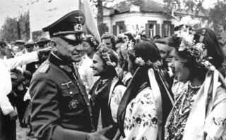 Из писем немецкого офицера: «Сначала была бравада, потом сомнения, затем испуг, а теперь - паника»