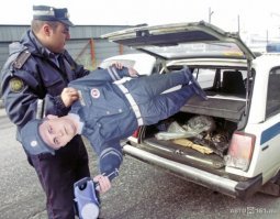 Тем временем в Сызрани количество гаишников на дороге удвоилось...