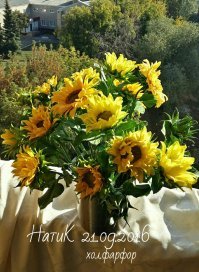 Спасибо, автор! И успехов Вам в творчестве!
А вот какие розы и другие цветы делает моя подруга из Омска. И у меня дома такие розы есть, это просто волшебство.