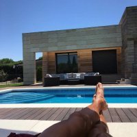 выглядит как гараж какойто