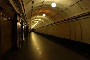 А мне вот Красные Ворота станция нравится... Всегда пасмурная и такая тихая что ли...?