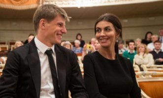 что у Аршавина и Роналду одна жена на двоих?