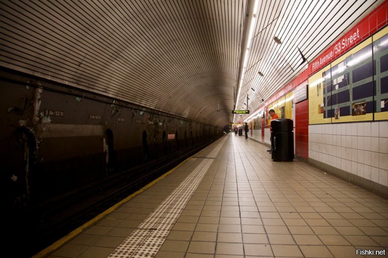 И финально - метро в Нью-Йорке - кому тут Ховрино не нравится ? ;)   :