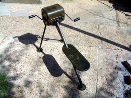 Солдат-мотор
Велогенератор.