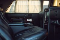 Всё-таки япошки странные.
-Давай те сделаем длинный лимузин.
-Давайте!
-А давай те поставим посреди салона вторую торпеду, что места для ног не было и вся прелесть лимузина пошла по фигам.
-Давайте!