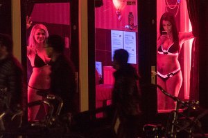 Сколько, интересно, там надо смотреть для пожизненного абонемента?