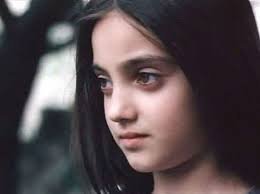 Замечательный фильм,смотрел его, когда он вышел, в том же возрасту, что и герои и с удовольствием смотрю и сейчас . Некоторые песни бринчим в компании под гитару и вспоминаем наше счастливое детства. Эх, славные были денечки). Вот только Маша меня бесила-задавака)) Самая красивая девочка в фильме Монана