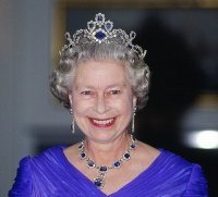 Глазюки красные и клычи выпирают...