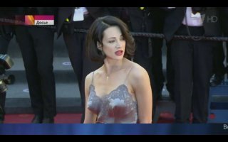 Автор, если Вы в теме - подскажите, пожалуйста, кто это. Это кадр из выпуска новостей на первом от 10 января.